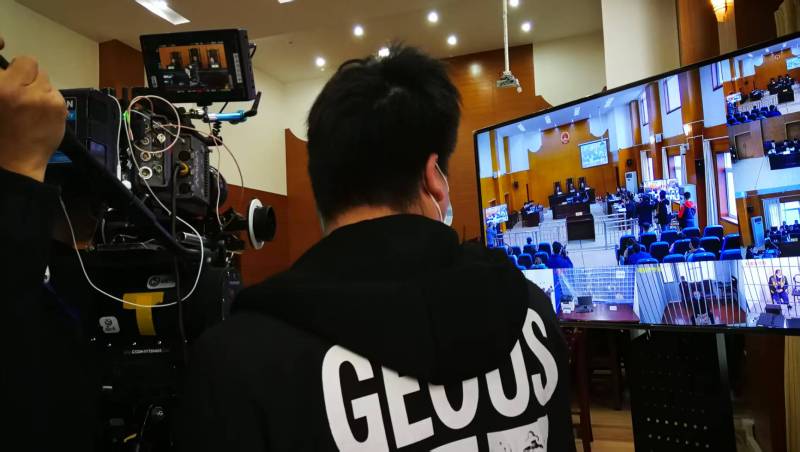 AI生成VS人工创意——闸北区广告片拍摄公司的技术浪漫主义实践